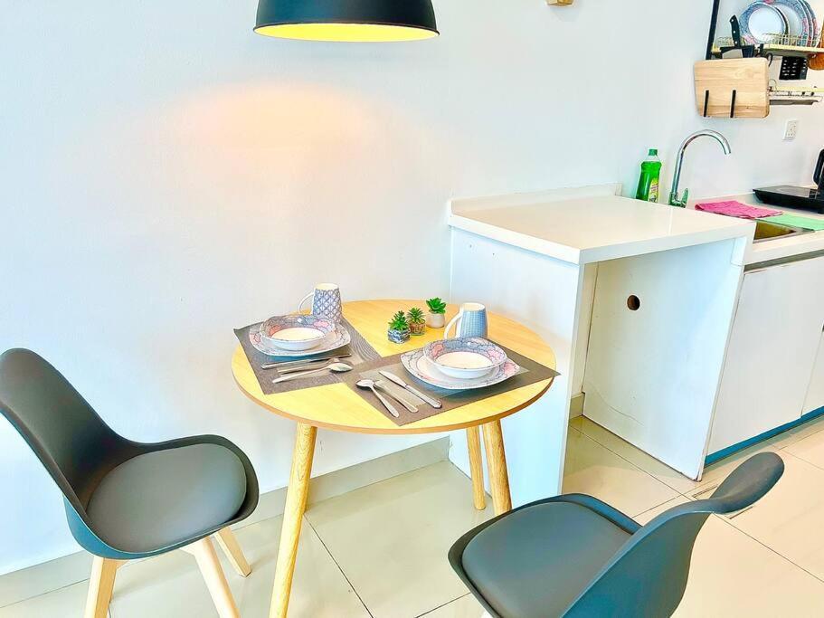 G 1-5Pax Cozy Home Trefoil Setia Alam 100Mps Wifi & Tv Sccc Екстериор снимка